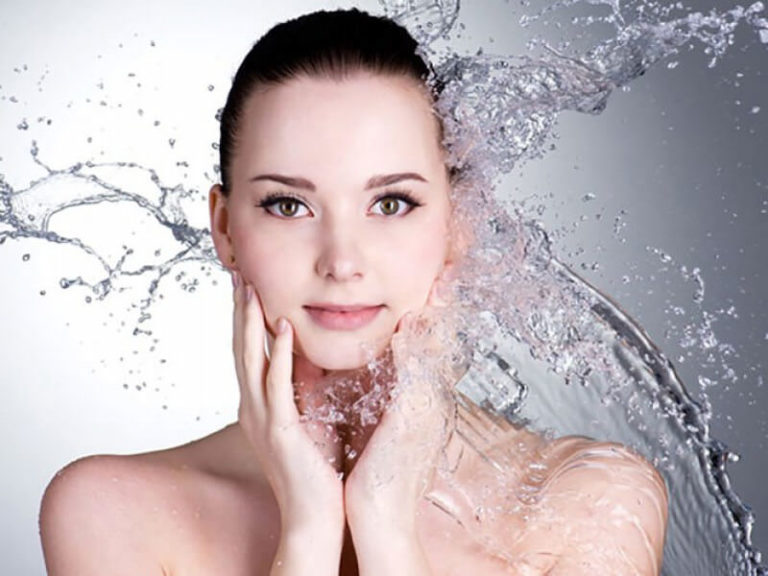Ảnh minh họa bước chăm sóc da buổi sáng.