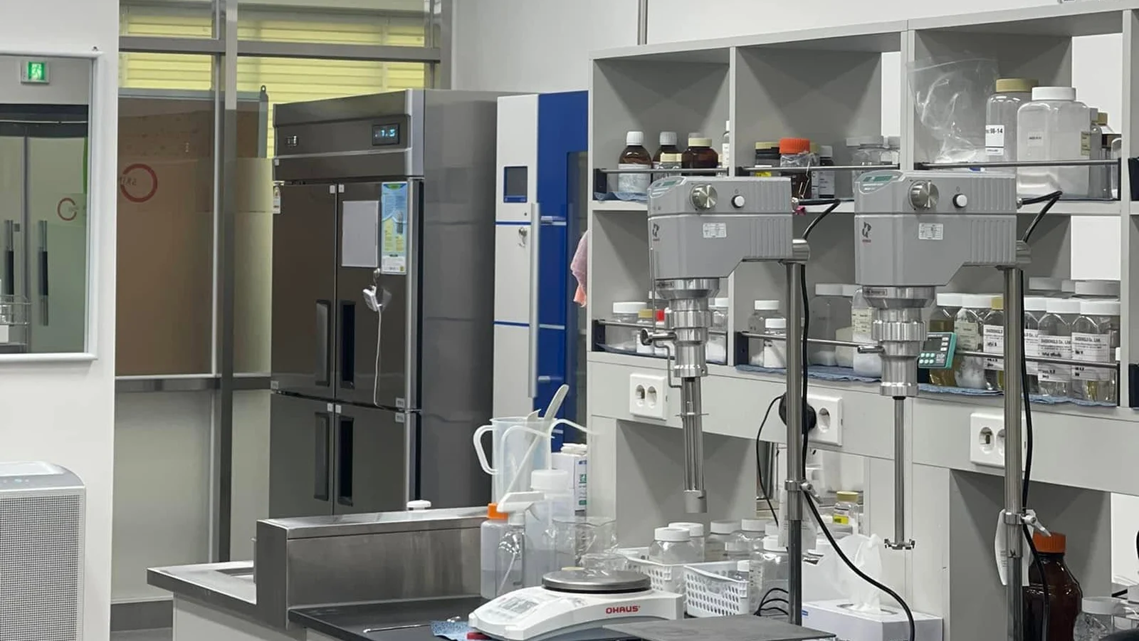 Phòng nghiên cứu phát triển công thức mỹ phẩm tại Hàn Quốc